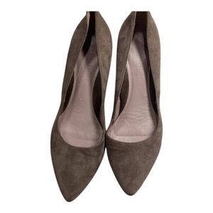 Taryn Rose Gabriela Pump Heels Taupe Suede Leather Comfort Shoes Size 9
